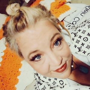 Meet your Posher, Heidi